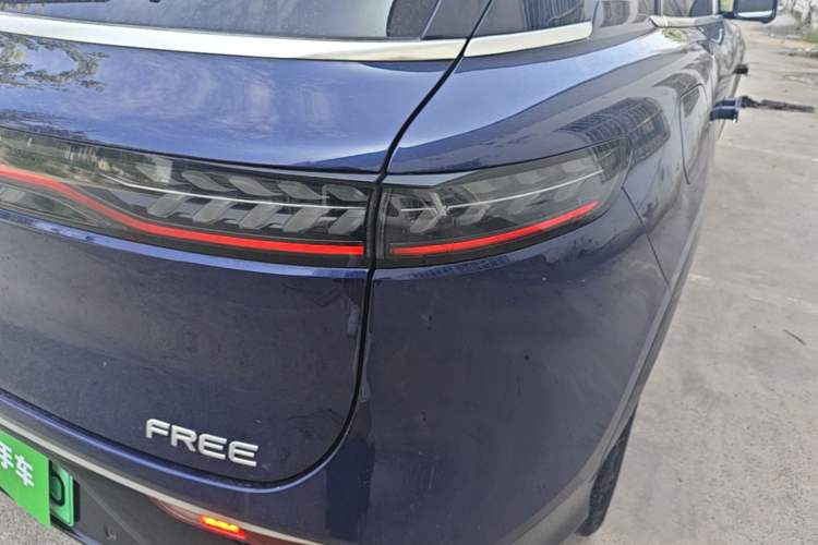 Used VOYAH FREE 2021 Four-Wheel Drive Standard Range-Extended Exclusive Luxury Package Right Rear Taillight