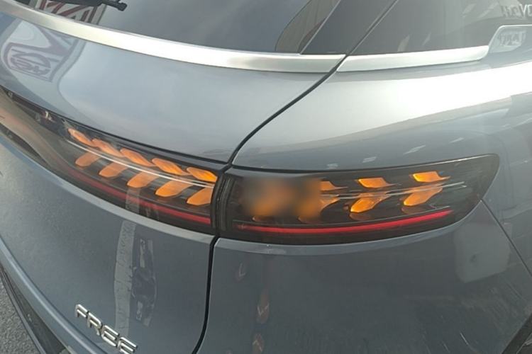 Used VOYAH FREE 2021 Four-Wheel Drive All-Electric First Edition Commemorative Edition Exclusive Luxury Package Right Rear Taillight