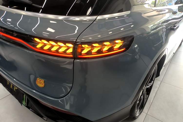 Used VOYAH FREE 2021 Four-Wheel Drive Standard Range-Extended Exclusive Luxury Package Right Rear Taillight