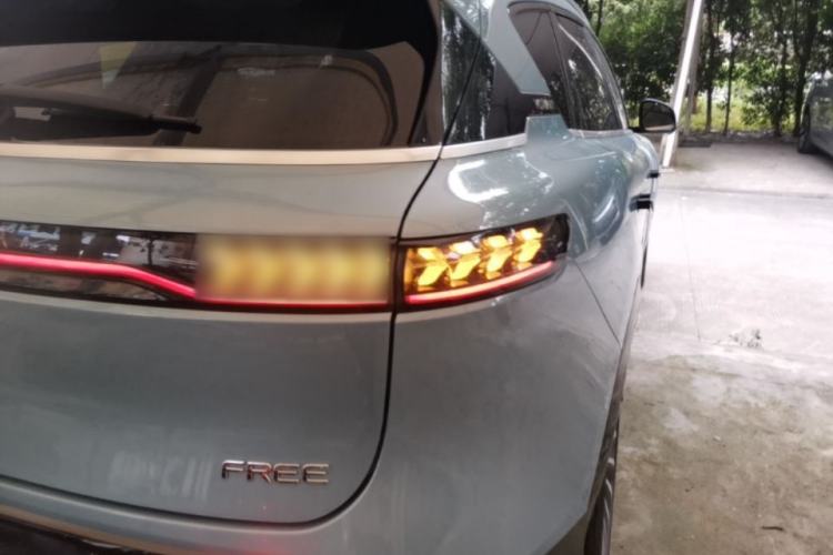 Used VOYAH FREE 2021 Two-Wheel Drive Standard Pure Electric Version Right Rear Taillight
