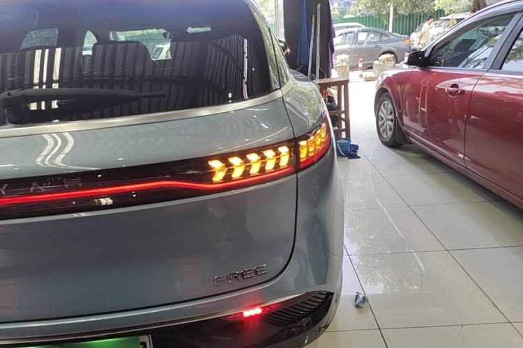 Used VOYAH FREE 2021 Four-Wheel Drive Standard Range-Extended Version Right Rear Taillight