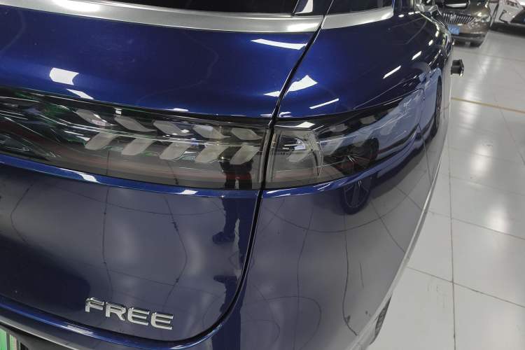 Used VOYAH FREE 2021 Four-Wheel Drive Standard Range-Extended Exclusive Luxury Package Right Rear Taillight
