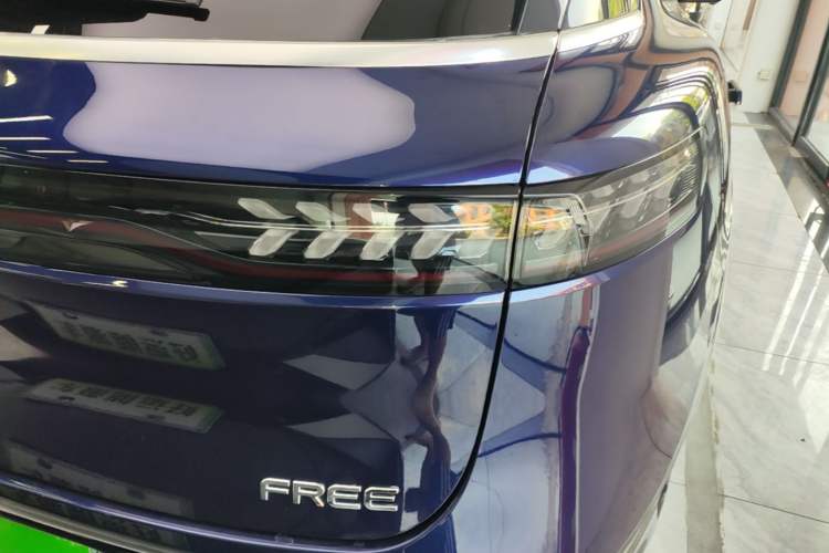 Used VOYAH FREE 2021 Four-Wheel Drive Standard Range-Extended Exclusive Luxury Package Right Rear Taillight
