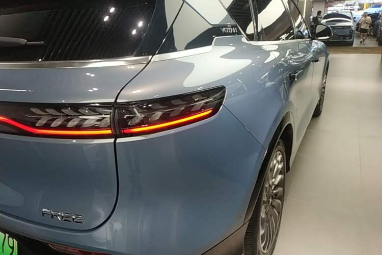Used VOYAH FREE 2021 Four-Wheel Drive Standard All-Electric Exclusive Luxury Package Right Rear Taillight
