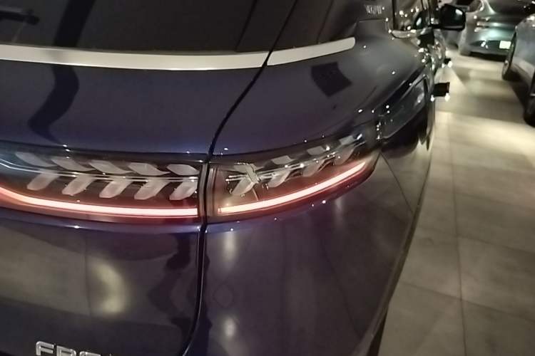 Used VOYAH FREE 2021 Four-Wheel Drive Standard Range-Extended Exclusive Luxury Package Right Rear Taillight