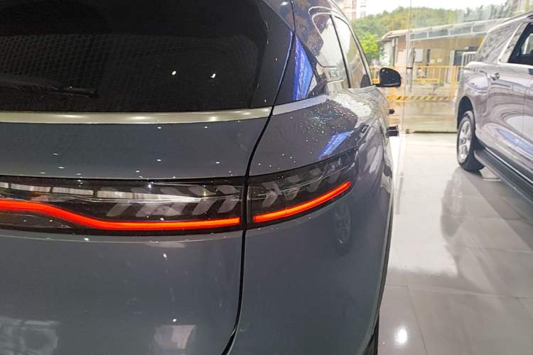 Used VOYAH FREE 2021 Two-Wheel Drive Standard Pure Electric City Edition Right Rear Taillight