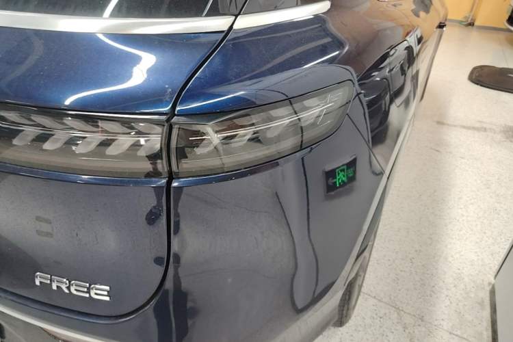 Used VOYAH FREE 2021 Four-Wheel Drive Standard Range-Extended Exclusive Luxury Package Right Rear Taillight