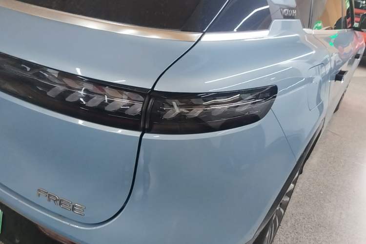 Used VOYAH FREE 2021 Four-Wheel Drive Standard Range-Extended Exclusive Luxury Package Right Rear Taillight
