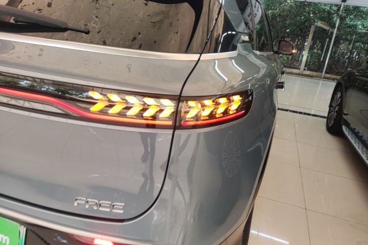 Used VOYAH FREE 2021 Four-Wheel Drive Standard Range-Extended Exclusive Luxury Package Right Rear Taillight