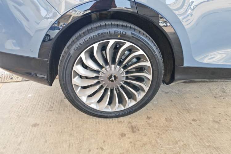 Used VOYAH FREE 2021 Four-Wheel Drive Standard Range-Extended Exclusive Luxury Package Right Rear Wheel Hub