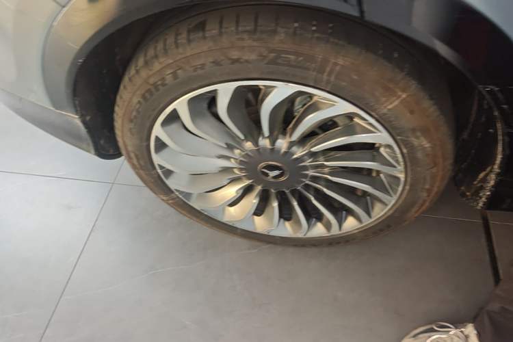 Used VOYAH FREE 2021 Four-Wheel Drive Standard Range-Extended Exclusive Luxury Package Right Rear Wheel Hub