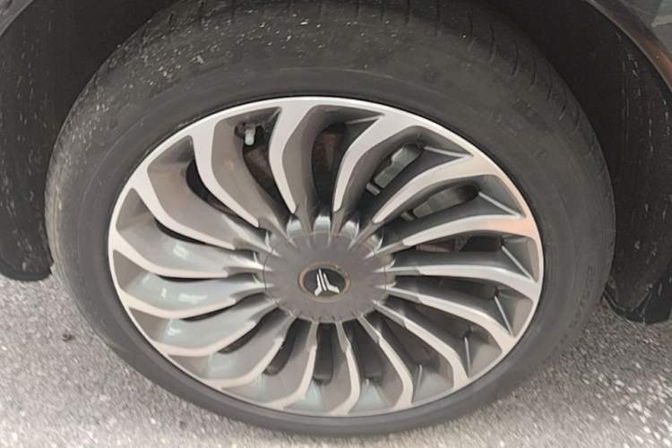 Used VOYAH FREE 2021 Four-Wheel Drive All-Electric First Edition Commemorative Edition Exclusive Luxury Package Right Rear Wheel Hub