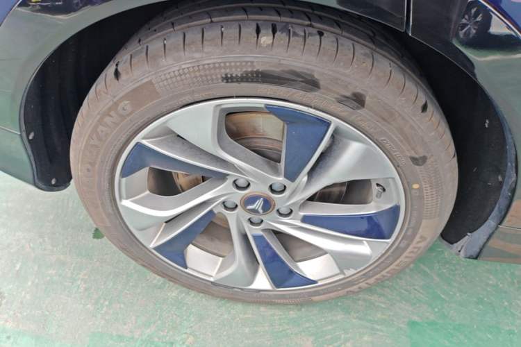 Used VOYAH FREE 2021 Four-Wheel Drive Extended-Range First Edition Commemorative Edition Exclusive Luxury Package Right Rear Wheel Hub
