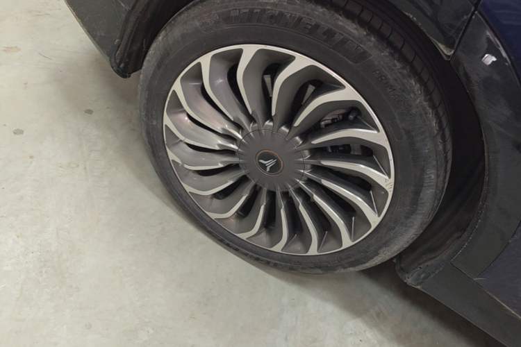 Used VOYAH FREE 2021 Two-Wheel Drive Standard Pure Electric City Edition Right Rear Wheel Hub