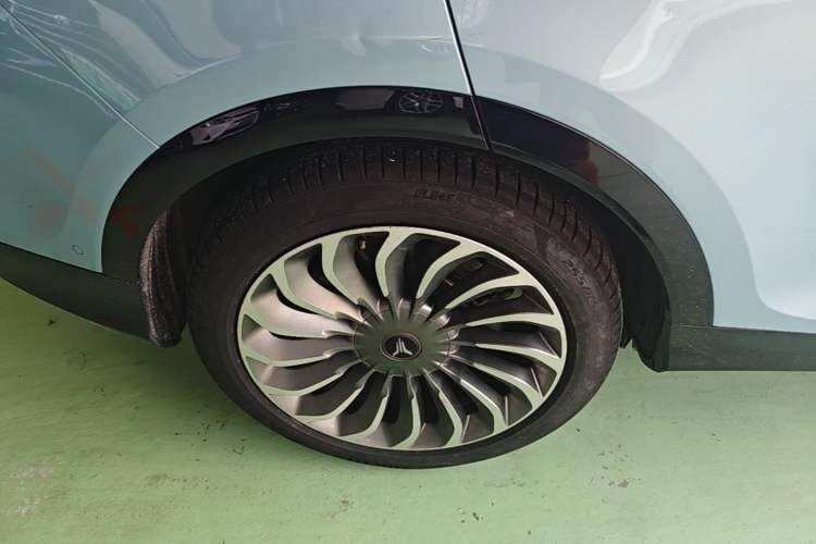Used VOYAH FREE 2021 Four-Wheel Drive Standard All-Electric Exclusive Luxury Package Right Rear Wheel Hub