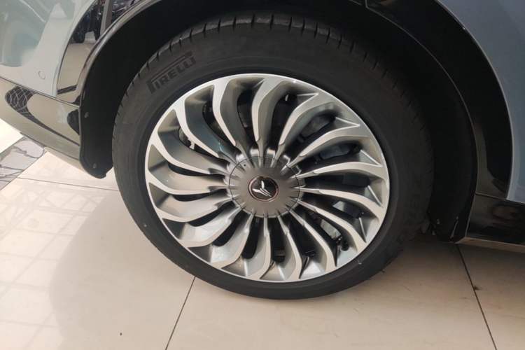 Used VOYAH FREE 2021 Four-Wheel Drive Standard Range-Extended Exclusive Luxury Package Right Rear Wheel Hub