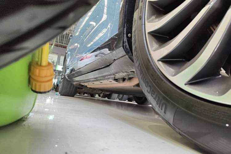 Used VOYAH FREE 2021 Four-Wheel Drive Standard Range-Extended Version Right Side Sill