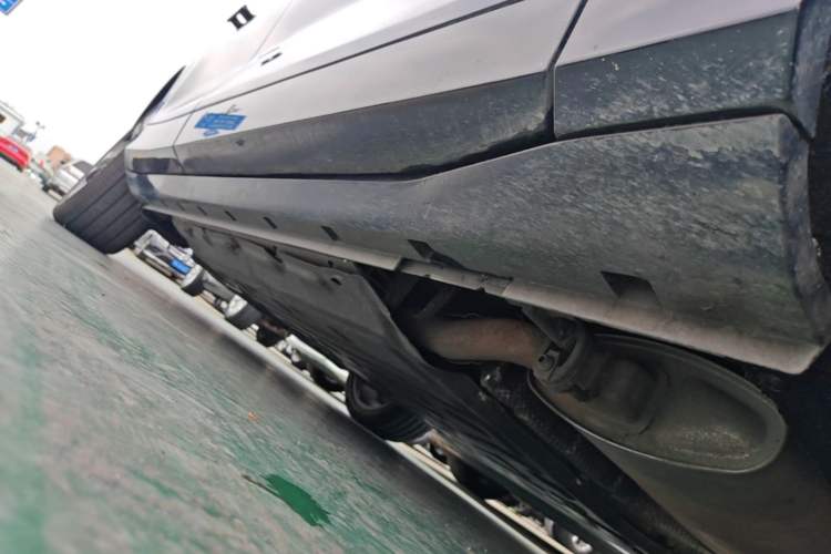 Used VOYAH FREE 2021 Four-Wheel Drive Extended-Range First Edition Commemorative Edition Exclusive Luxury Package Right Side Sill