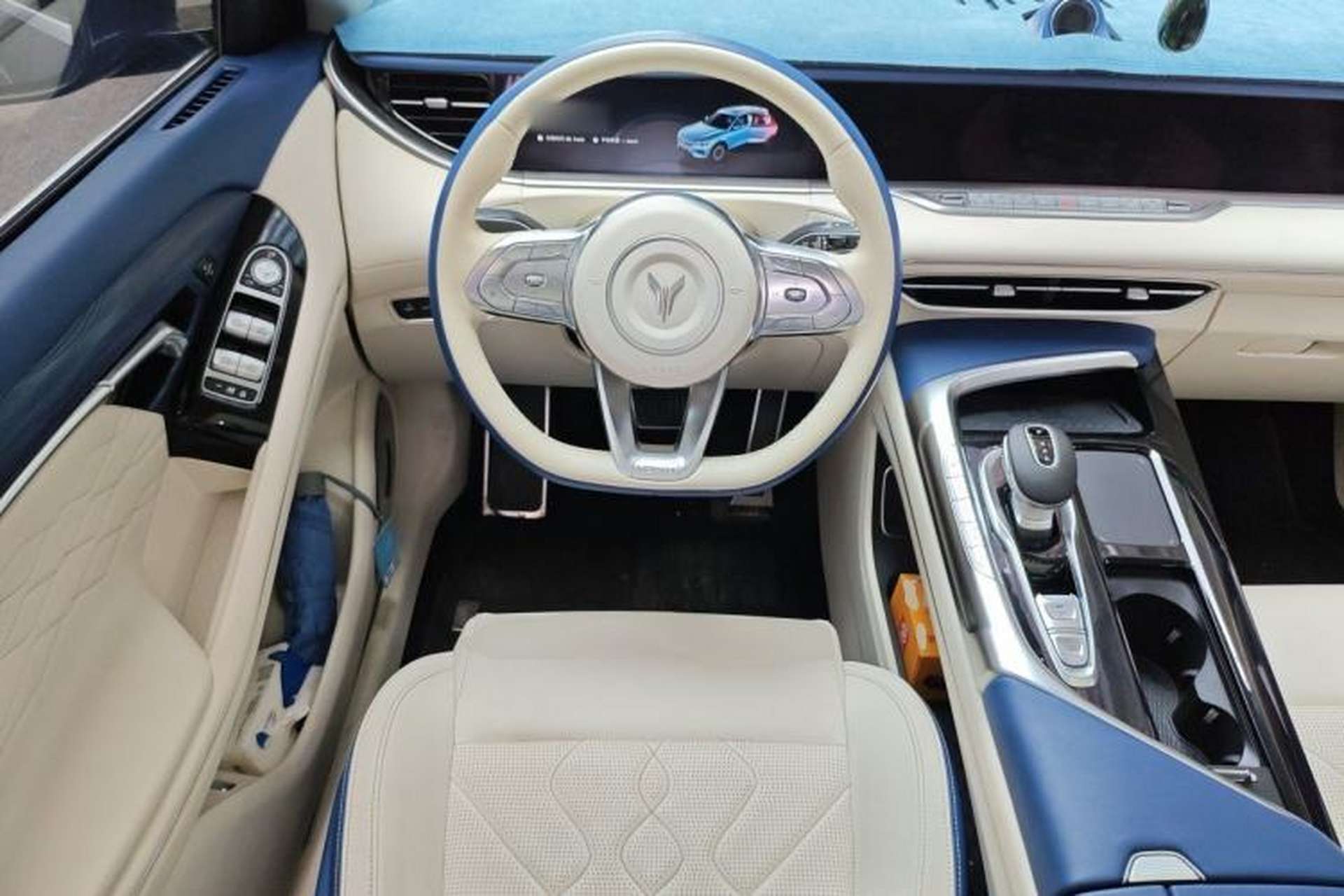 Used VOYAH FREE 2021 Four-Wheel Drive Standard Range-Extended Exclusive Luxury Package Steering Wheel