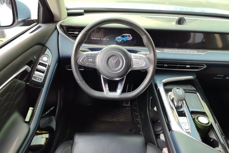 Used VOYAH FREE 2021 Four-Wheel Drive Standard Range-Extended Exclusive Luxury Package Steering Wheel