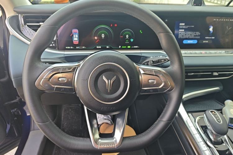 Used VOYAH FREE 2021 Four-Wheel Drive Standard Range-Extended Exclusive Luxury Package Steering Wheel