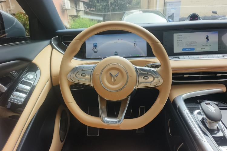 Used VOYAH FREE 2021 Four-Wheel Drive Standard Range-Extended Exclusive Luxury Package Steering Wheel