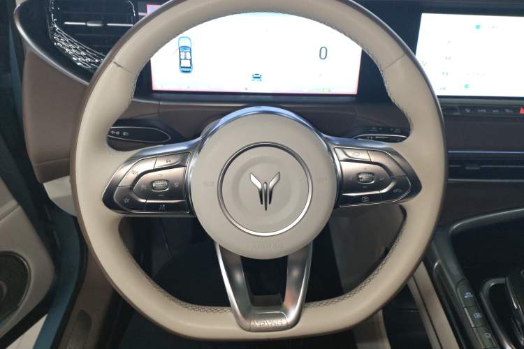 Used VOYAH FREE 2021 Four-Wheel Drive Extended-Range First Edition Commemorative Edition Exclusive Luxury Package Steering Wheel