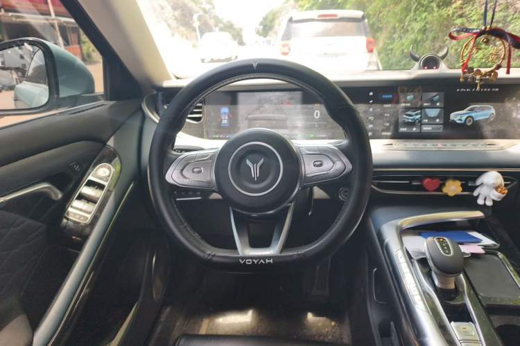 Used VOYAH FREE 2021 Four-Wheel Drive Standard Range-Extended Exclusive Luxury Package Steering Wheel