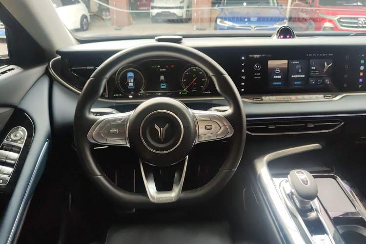 Used VOYAH FREE 2021 Four-Wheel Drive Standard Range-Extended Exclusive Luxury Package Steering Wheel