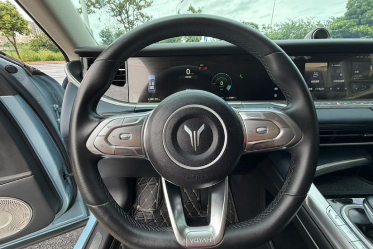 Used VOYAH FREE 2021 Four-Wheel Drive Standard All-Electric Exclusive Luxury Package Steering Wheel