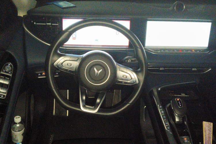Used VOYAH FREE 2021 Four-Wheel Drive Standard Range-Extended Exclusive Luxury Package Steering Wheel