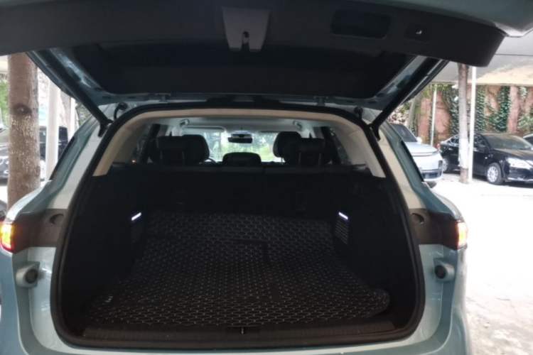 Used VOYAH FREE 2021 Two-Wheel Drive Standard Pure Electric Version Trunk