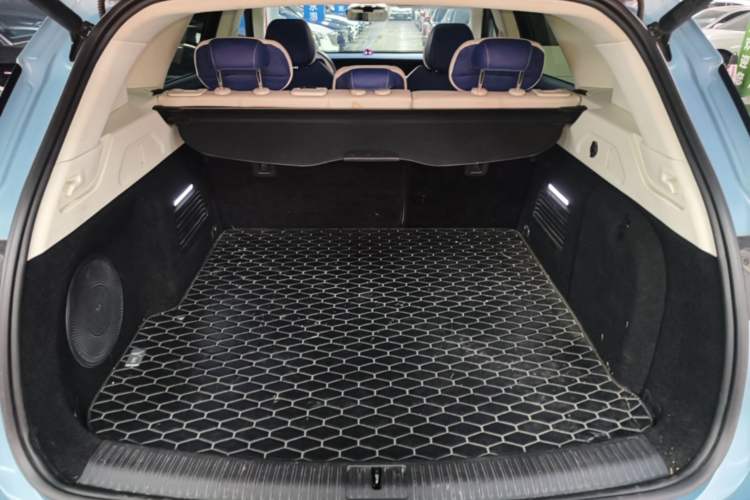 Used VOYAH FREE 2021 Four-Wheel Drive Extended-Range First Edition Commemorative Edition Exclusive Luxury Package Trunk