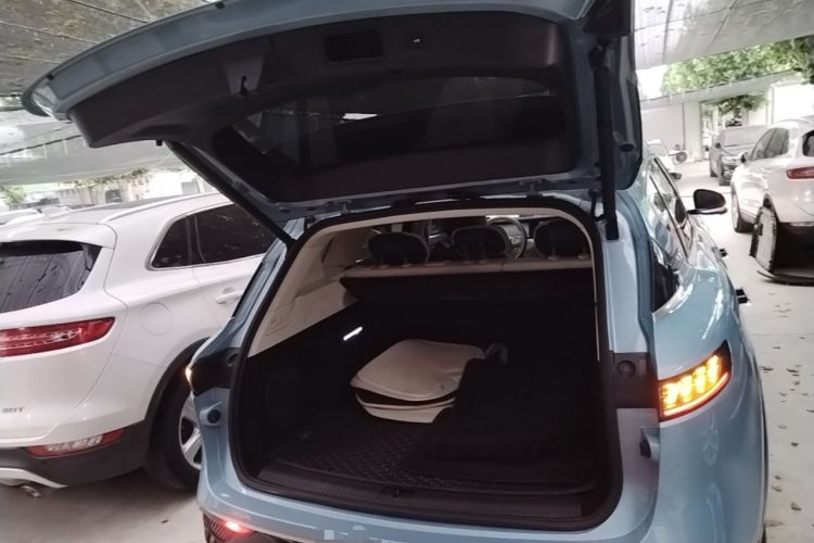 Used VOYAH FREE 2021 Four-Wheel Drive Standard Range-Extended Exclusive Luxury Package Trunk