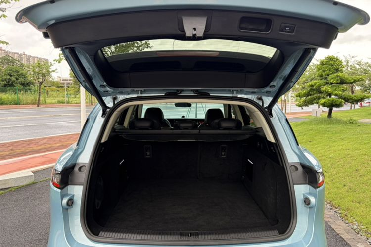 Used VOYAH FREE 2021 Four-Wheel Drive Standard All-Electric Exclusive Luxury Package Trunk