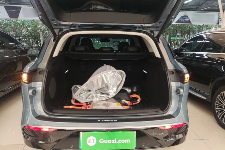 Used VOYAH FREE 2021 Four-Wheel Drive Standard Range-Extended Exclusive Luxury Package Trunk