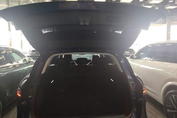 Used VOYAH FREE 2021 Four-Wheel Drive Standard Range-Extended Exclusive Luxury Package Trunk