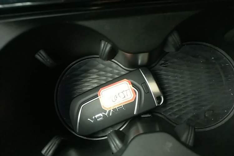 Used VOYAH FREE 2021 Four-Wheel Drive Standard Range-Extended Exclusive Luxury Package Vehicle Key
