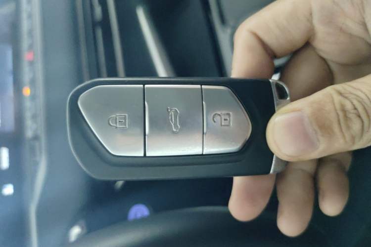 Used VOYAH FREE 2021 Two-Wheel Drive Standard Pure Electric Version Vehicle Key