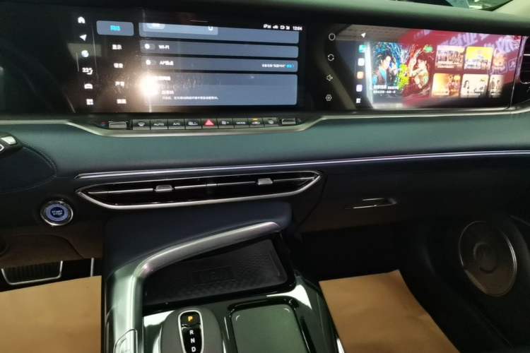 Used VOYAH FREE 2021 Four-Wheel Drive Standard All-Electric Exclusive Luxury Package Audio And AC Panel
