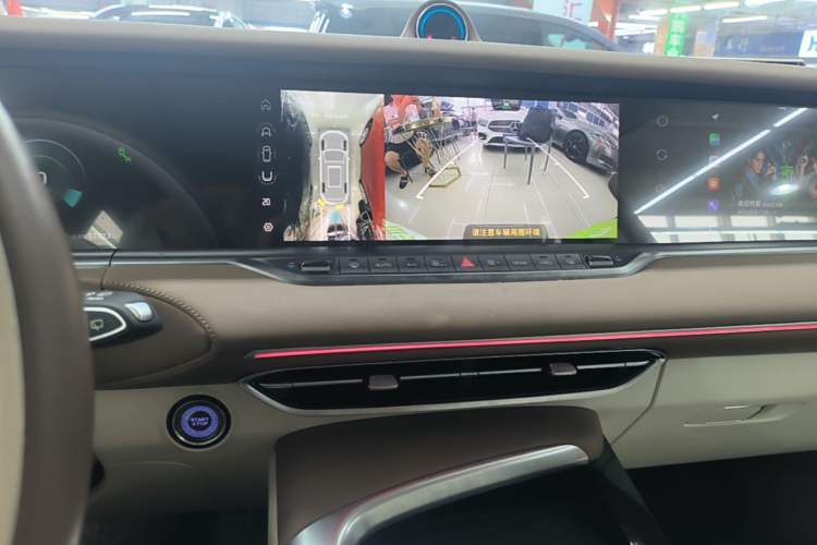 Used VOYAH FREE 2021 Four-Wheel Drive Standard Range-Extended Exclusive Luxury Package Audio And AC Panel
