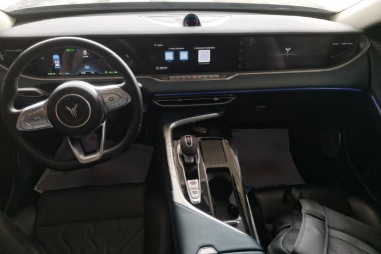 Used VOYAH FREE 2021 Four-Wheel Drive Standard Range-Extended Version Center Console