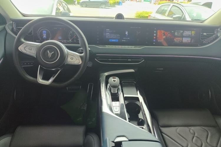 Used VOYAH FREE 2021 Four-Wheel Drive Standard Range-Extended Exclusive Luxury Package Center Console