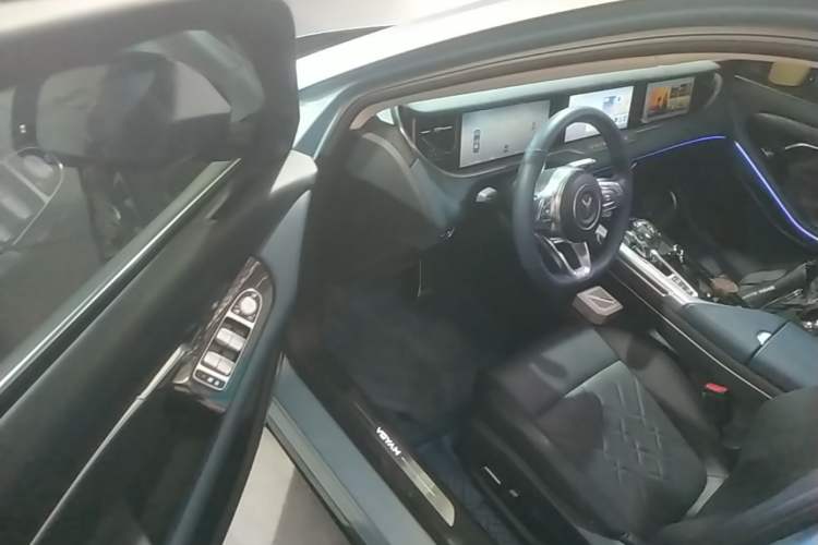 Used VOYAH FREE 2021 Four-Wheel Drive All-Electric First Edition Commemorative Edition Exclusive Luxury Package Driver Seat