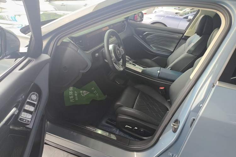 Used VOYAH FREE 2021 Four-Wheel Drive Standard Range-Extended Exclusive Luxury Package Driver Seat