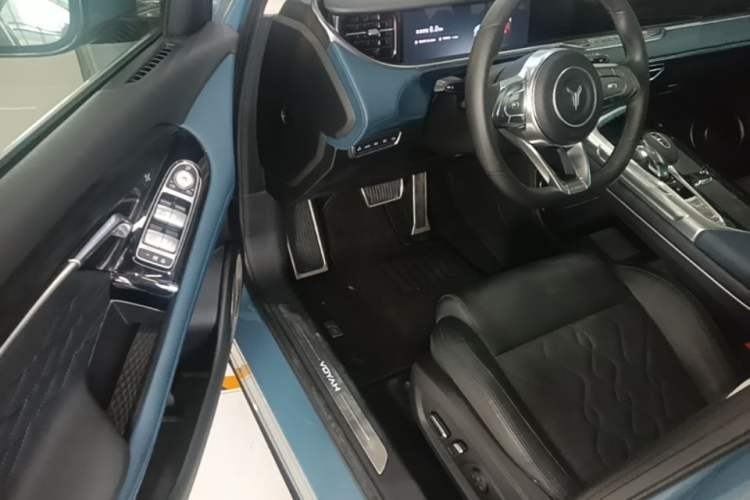 Used VOYAH FREE 2021 Four-Wheel Drive Standard Range-Extended Exclusive Luxury Package Driver Seat
