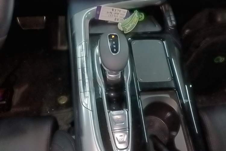 Used VOYAH FREE 2021 Four-Wheel Drive Standard Range-Extended Exclusive Luxury Package Gear Lever