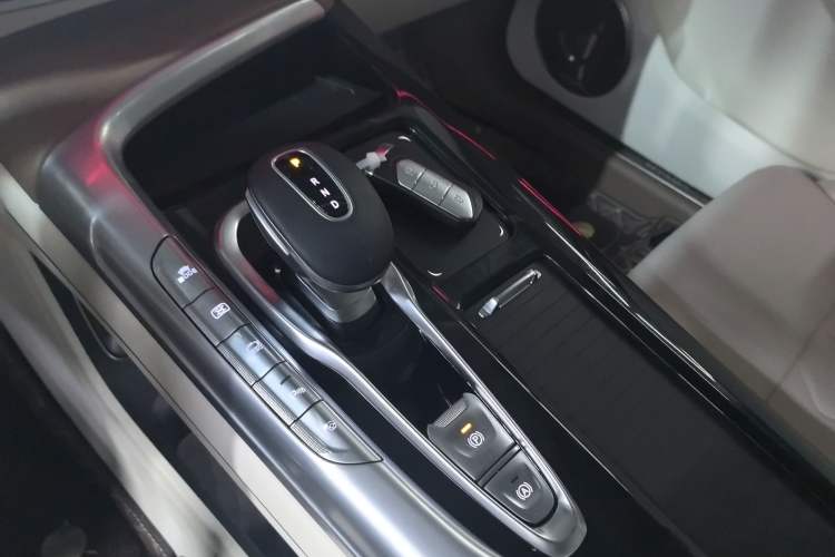Used VOYAH FREE 2021 Four-Wheel Drive All-Electric First Edition Commemorative Edition Exclusive Luxury Package Gear Lever