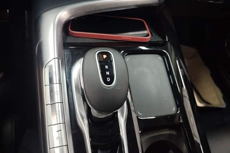 Used VOYAH FREE 2021 Four-Wheel Drive Standard Range-Extended Exclusive Luxury Package Gear Lever