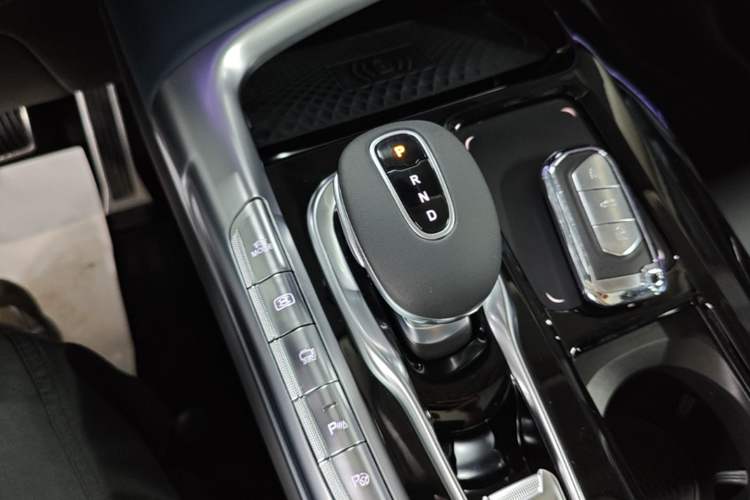 Used VOYAH FREE 2021 Four-Wheel Drive Standard Range-Extended Exclusive Luxury Package Gear Lever